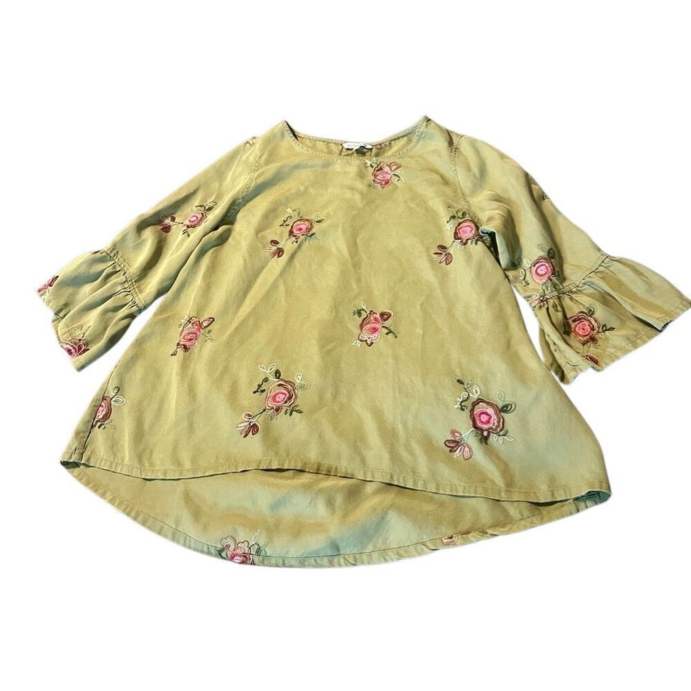 John Mark olive rose floral embroidered top ruffle 3/4 sleeve M
